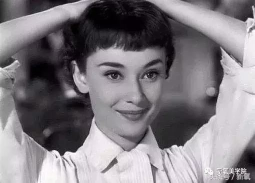赫本与梦露为何命运差别大,梦露和赫本哪个更美