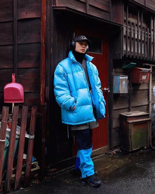 想骚还能买得起,开学这么穿让你成功撩到学妹哦