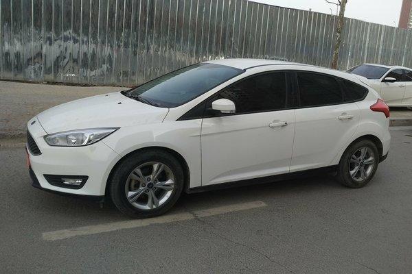 福特福克斯两厢1.5t底盘怎么样,2015福克斯ecoboost180两厢测评