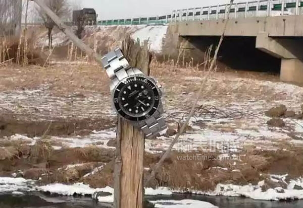 劳力士绿水鬼扔进水里,劳力士黑水鬼真实事件