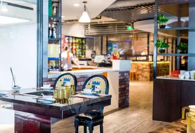 吃火锅还可以吃到自动飞起来！火爆北上广的升降机火锅登陆厦门！