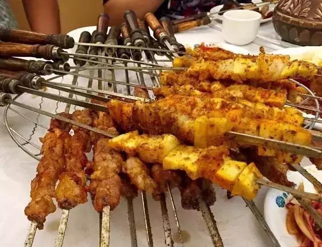 春天到了吃烧烤,春天到了吃烤串了