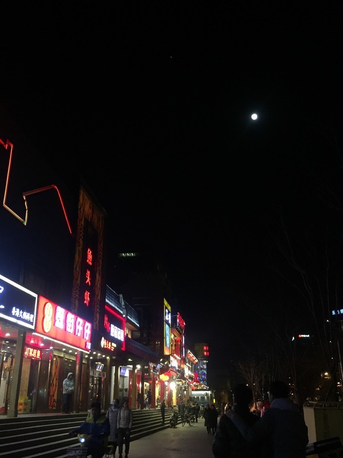 冬天去哪里旅游暖和特色美食,冬季游玩攻略美食推荐