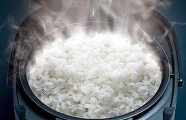 米饭里加“它”，陈米也可蒸出新米的味道，当厨师的舅舅告诉我的
