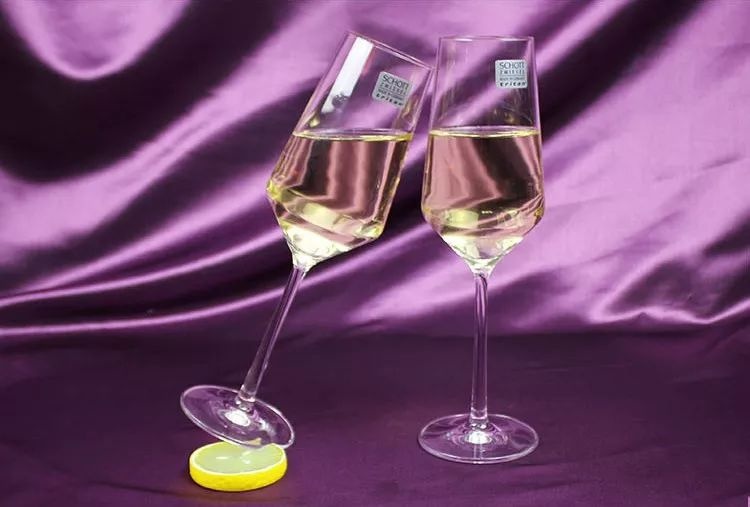 有几种人不适合喝红酒,十大不建议喝红酒