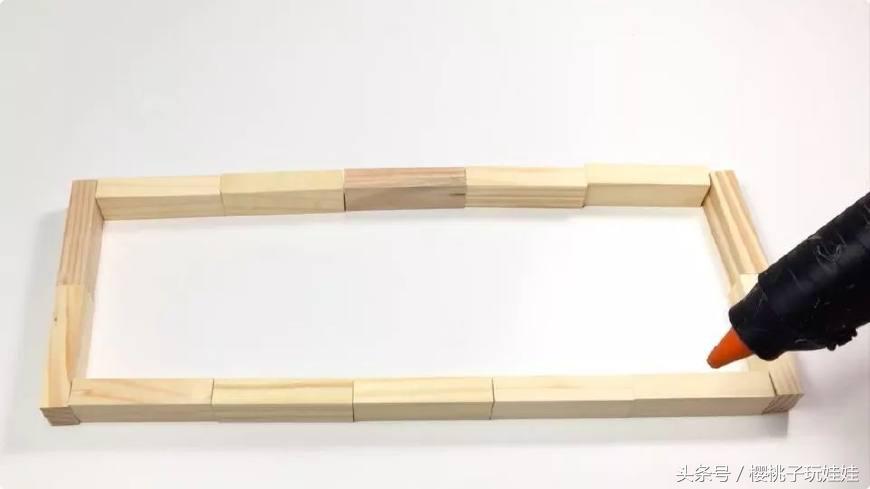 自己动手diy芭比娃娃,手工diy给芭比做小屋