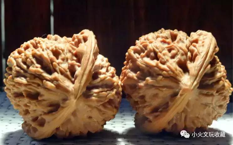 文玩核桃有点小崩尖,小火说