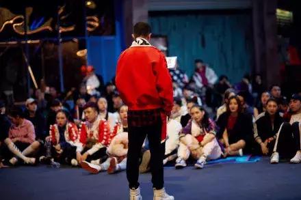 70后罗志祥80后韩庚90后黄子韬00后易烊千玺，这些细节却是相通的