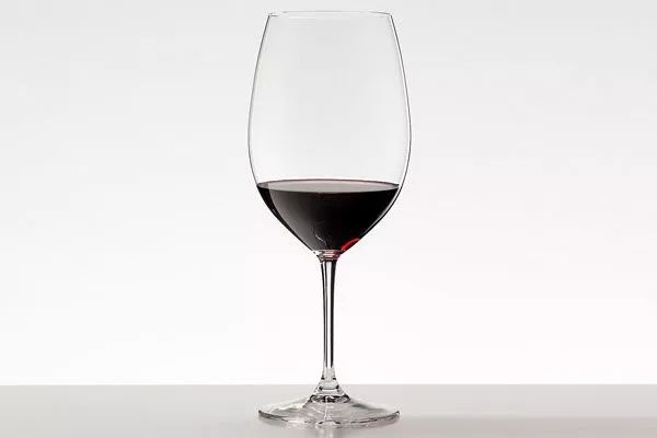 有几种人不适合喝红酒,十大不建议喝红酒