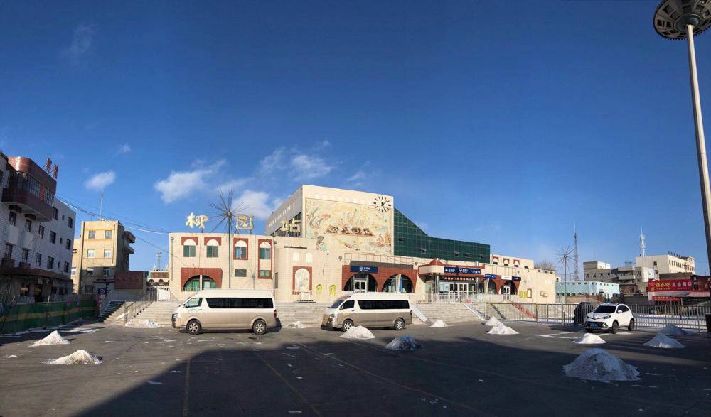 卫毅X郭玉洁:我从故乡归来|正午·夜谈