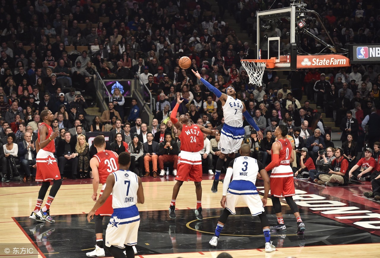 比赛时哪些行为属于犯规,当对方快攻时对无球队员进行犯规