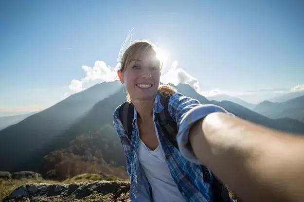 五个小技巧，拍出最美自拍照