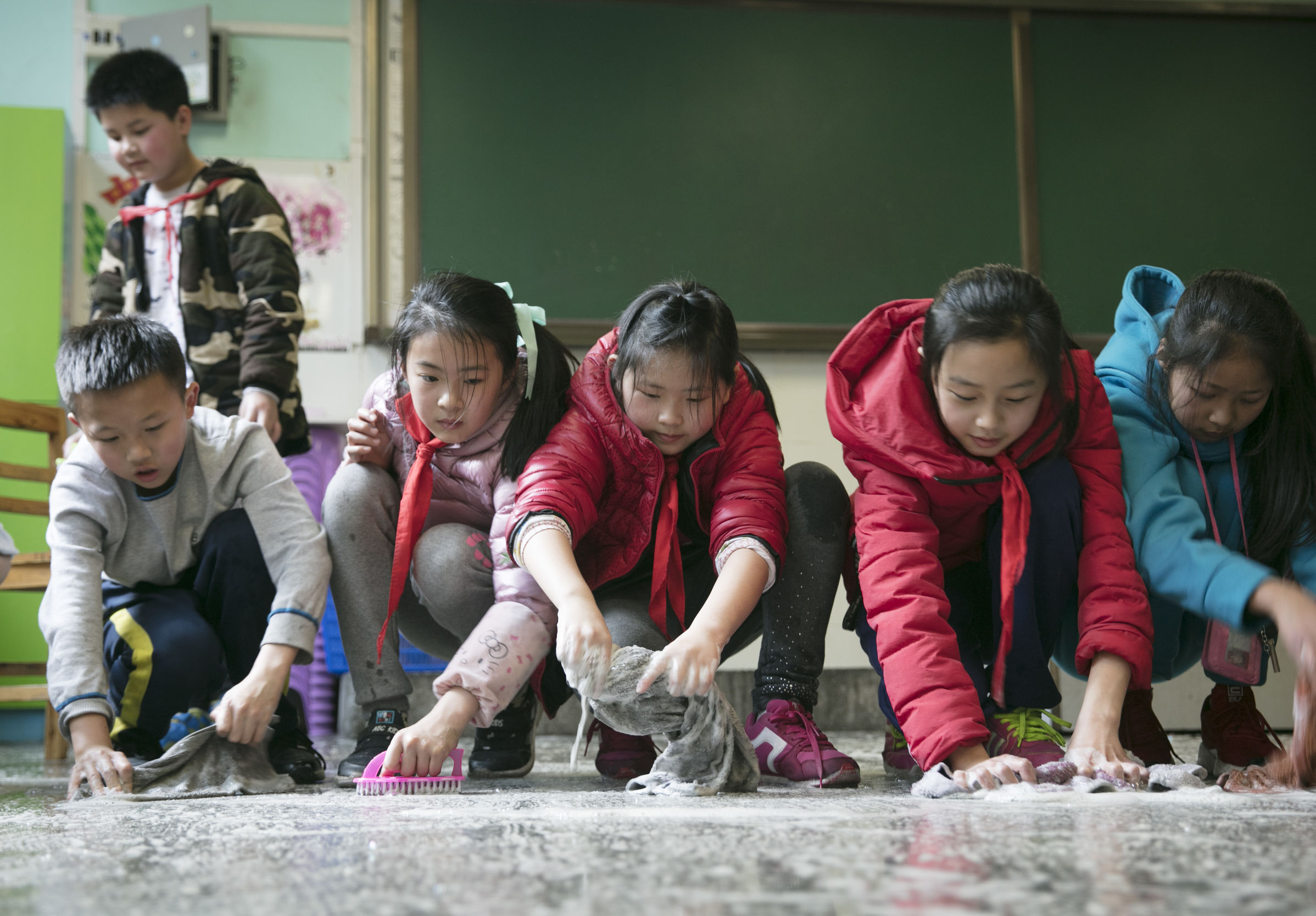小学生学校大扫除感受和收获简短,小学生大扫除怎样来安排