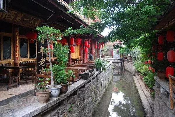 自驾游怎么穿越雪谷,自驾穿越雪地雾凇视频