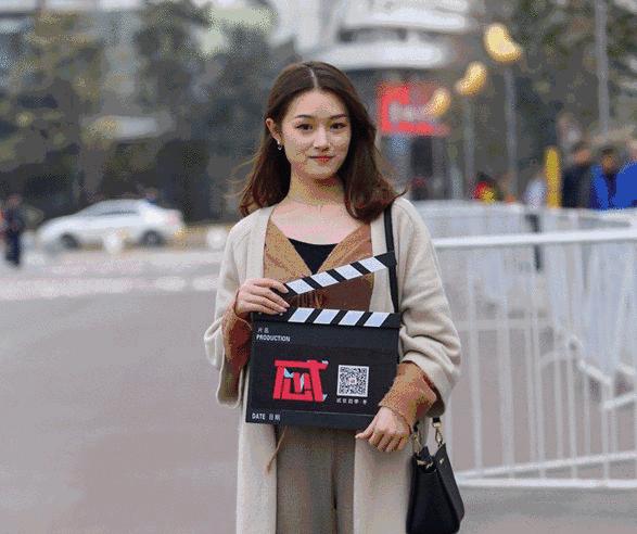 明星二姐张歆艺街拍,张歆艺红色波点裙伦敦街拍