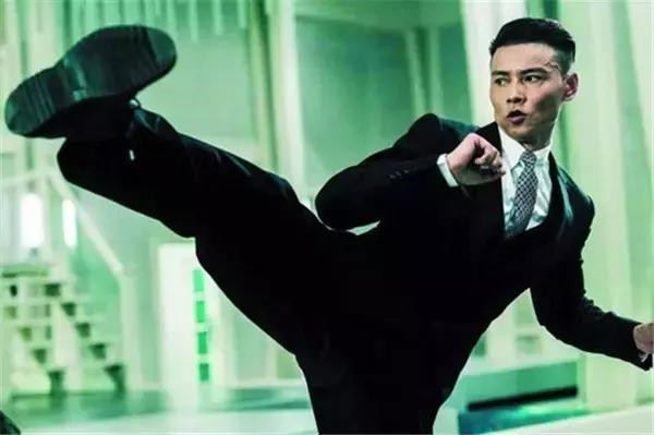 武林外史白飞飞为什么毁朱七七容,武林外史朱七七为什么救白飞飞