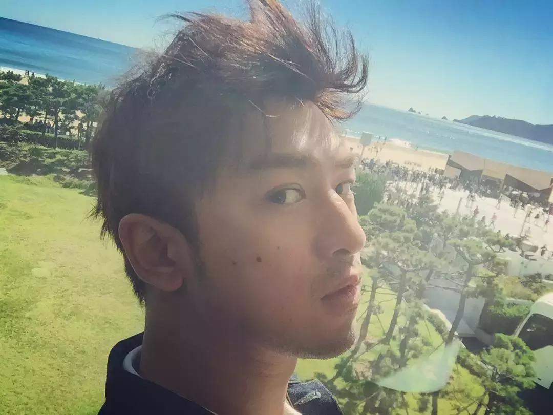 教你一招简单拍出漂亮的自拍照,如何拍出好看的自拍照