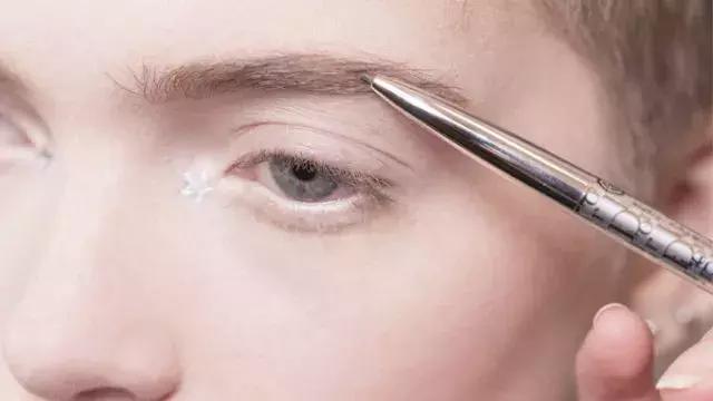 不吹牛，老娘今天这张脸价值20000块！！！