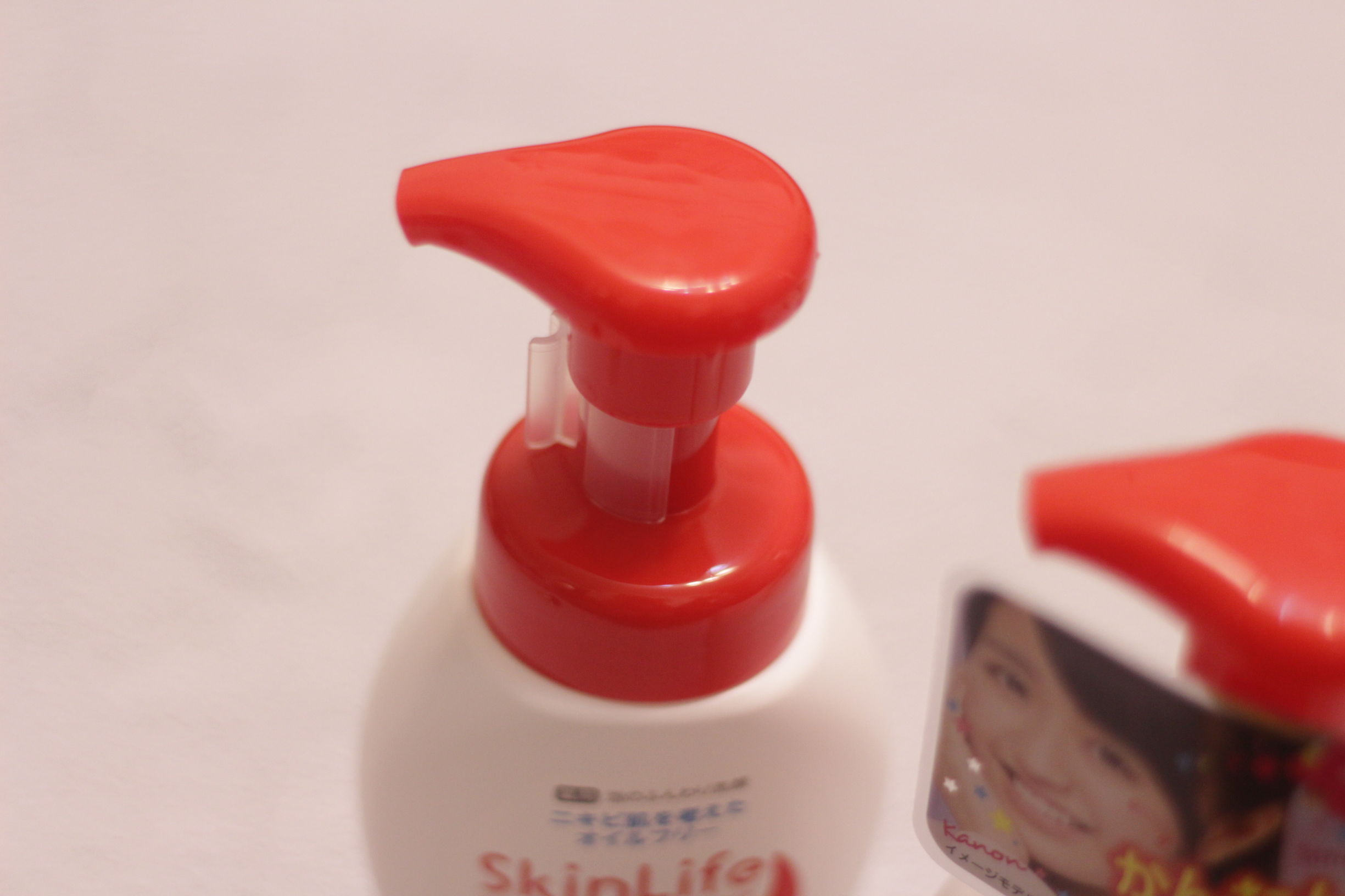 对抗痘痘,Cow泡沫洗面奶是严肃认真的