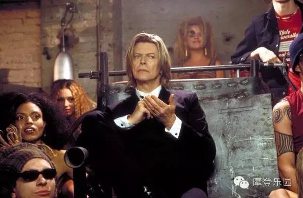 这个假名模上了《vogue》封面有福利