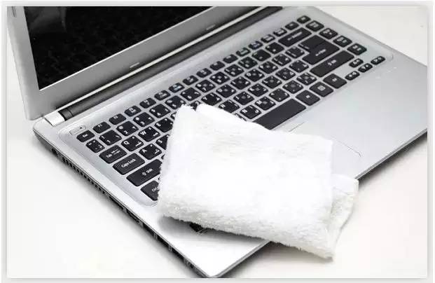 笔记本进水怎么办开不了机,笔记本进水怎么处理没声音