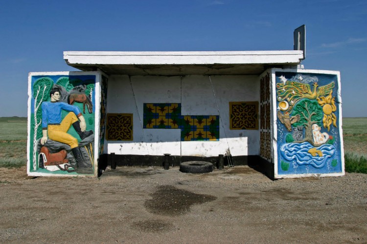 上的是公交，爱的却是公交站