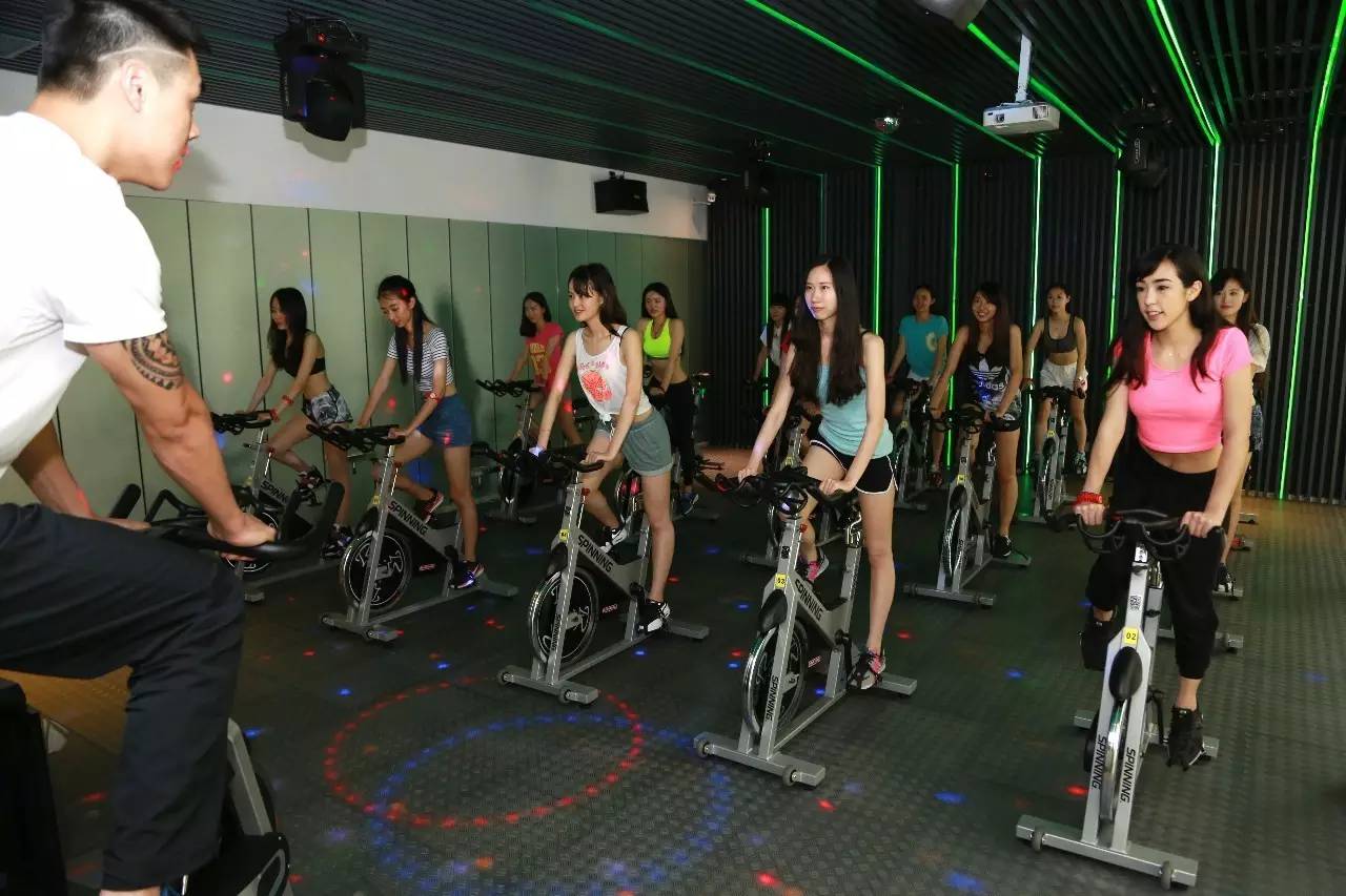 浙大最美啦啦队表演视频,浙江卫视浙大啦啦操队