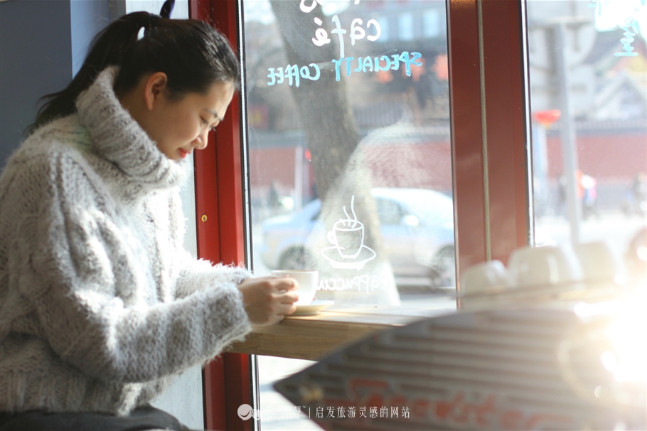 是咖啡馆，还是角楼的守望者