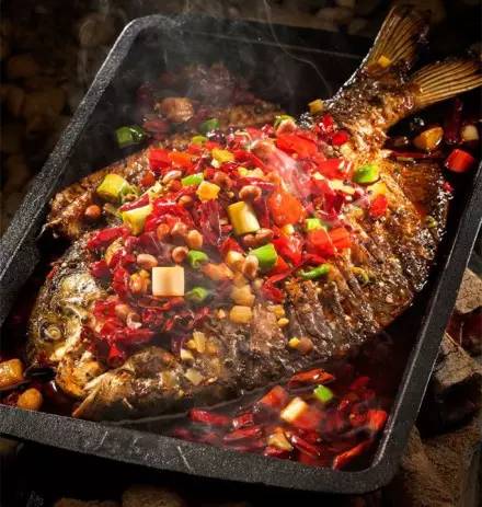 东莞欧冠决赛看球,欧冠决赛看台举杯