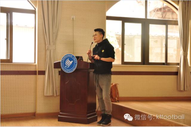 少年足球快乐足球,青少年足球比赛入场