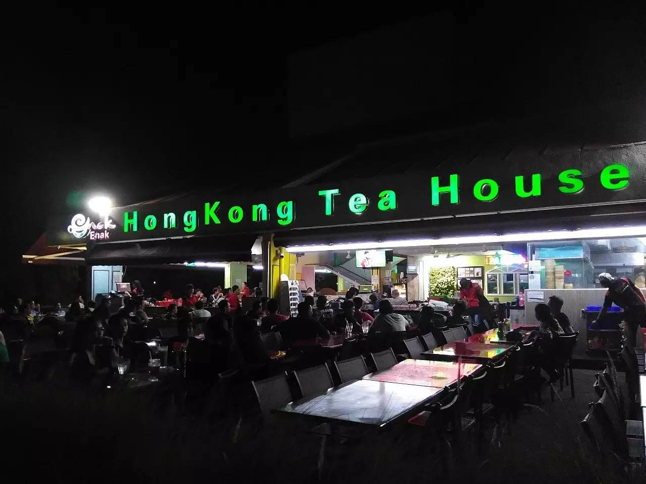 跑出一腿痱子热到炸裂!就这么铭记了新加坡日落马拉松的最美日出