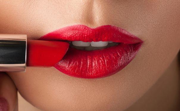 优质口红和劣质口红鉴别,口红闻着有味道是不是质量不好