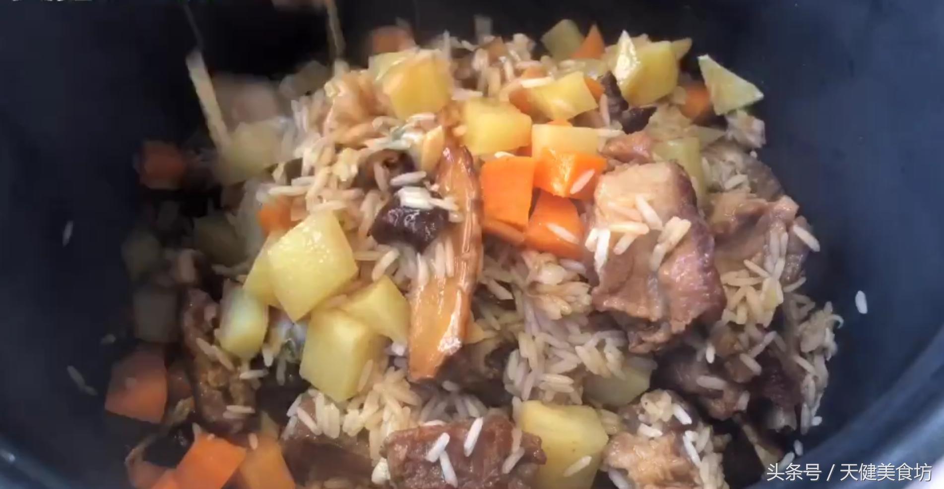 怎么用电饭煲做排骨饭视频窍门,用电饭锅做排骨焖饭怎么做好吃