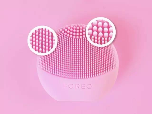 这款可去除99.5%彩妆残留的“粉扑式”硅胶洁面仪，敏感肌也能用