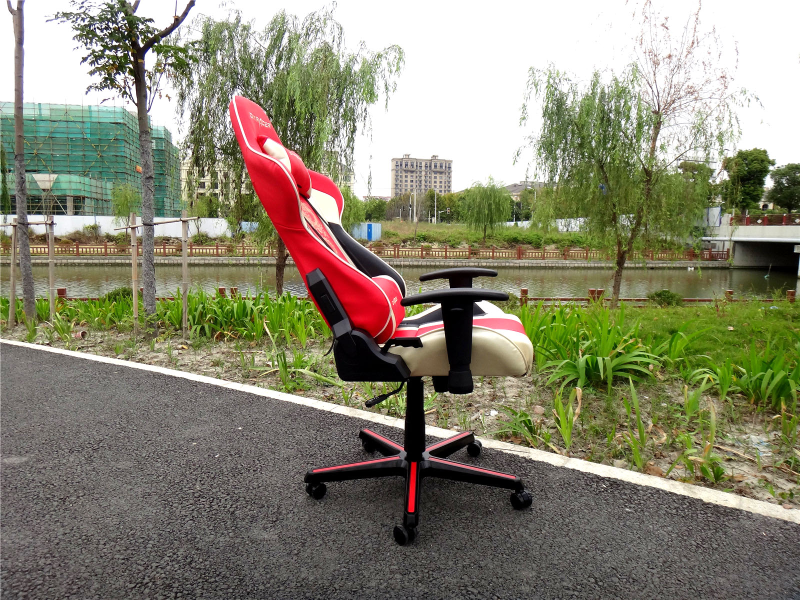 游戏生活两不误的手机推荐,迪锐克斯dxracer电竞椅无锡