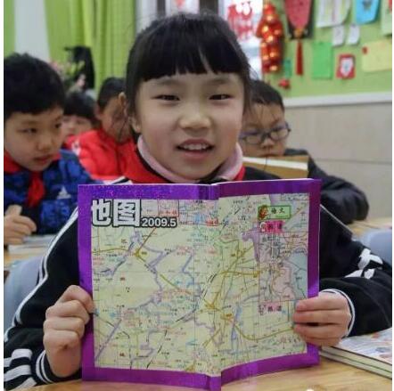 刚开学看到小学生晒的书皮，做父母的扎心了~