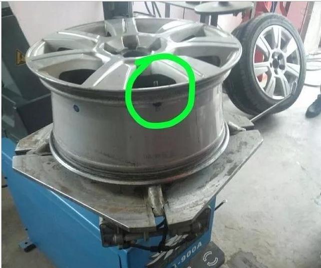 胎压报警灯清除不掉,胎压报警灯亮了但是车胎没被扎