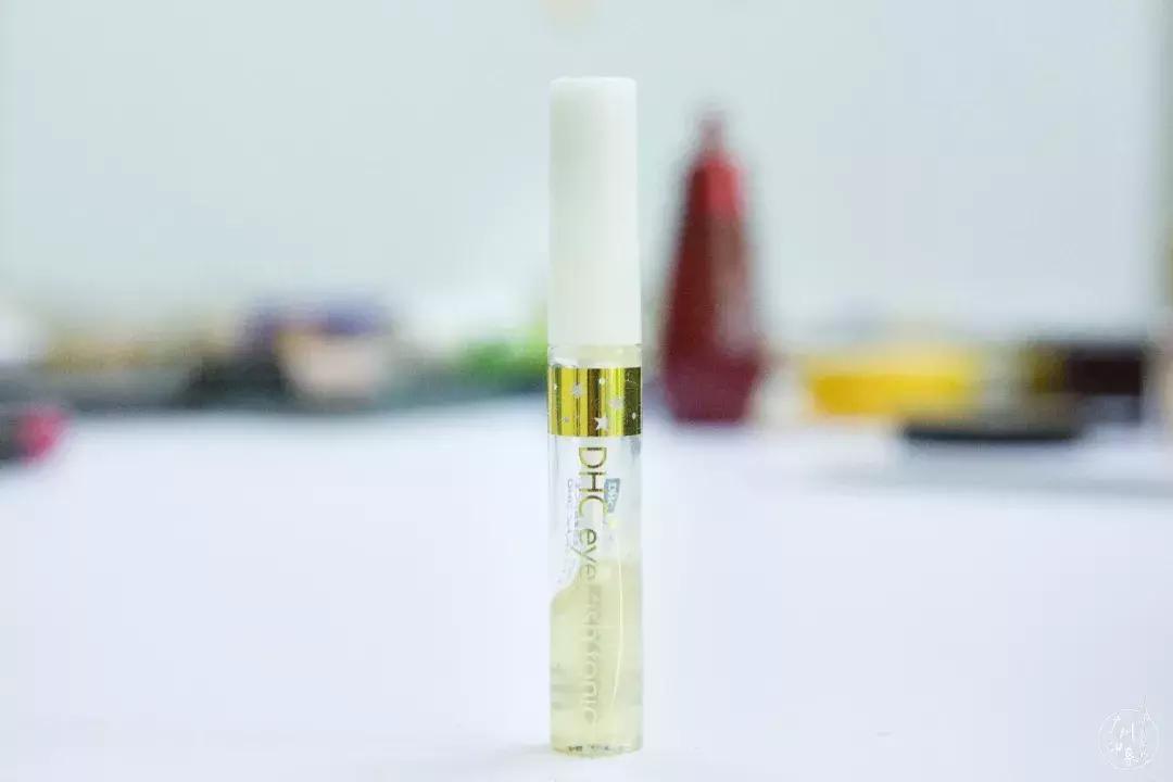 我们让4个直男猜化妆品，女生们哭晕在厕所！哈哈哈哈...