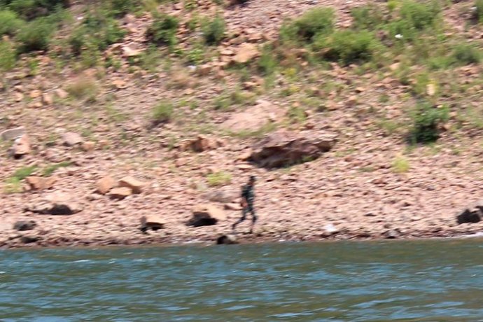 中朝边境美丽的风景,中朝边境桃花盛开的地方