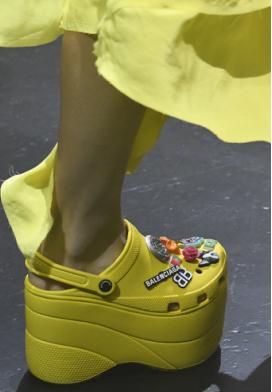 鹿晗花式起球,鹿晗花式足球技巧视频