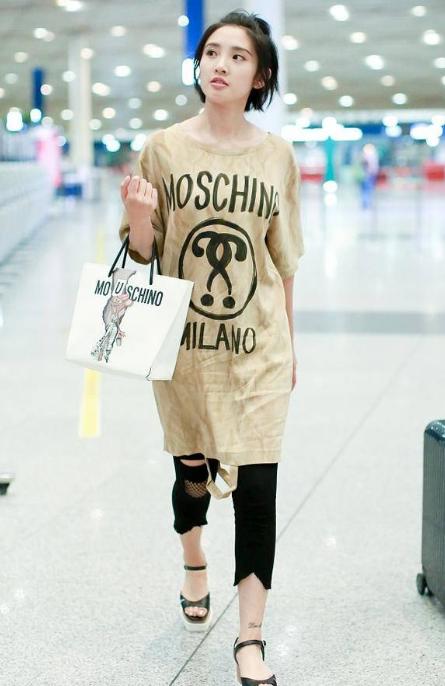 鹿晗展现惊人足球技术,鹿晗早期高街穿搭分享