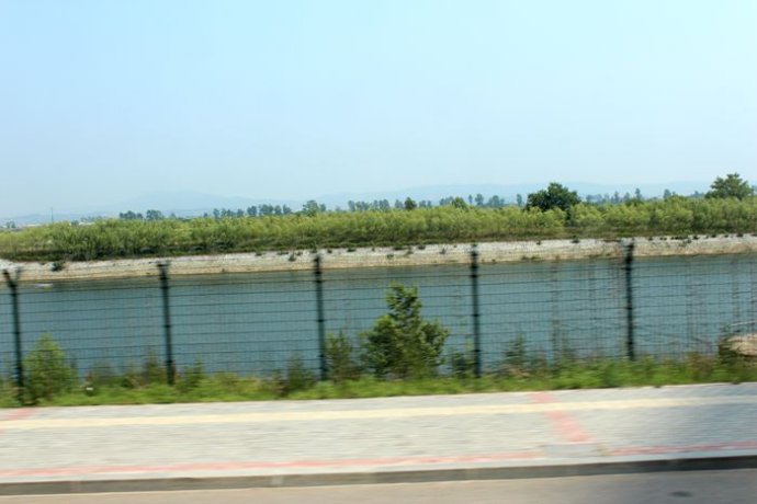 中朝边境美丽的风景,中朝边境桃花盛开的地方