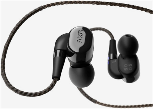 akg耳机对比beats耳机 (小米耳机和akg的耳机哪个更好)