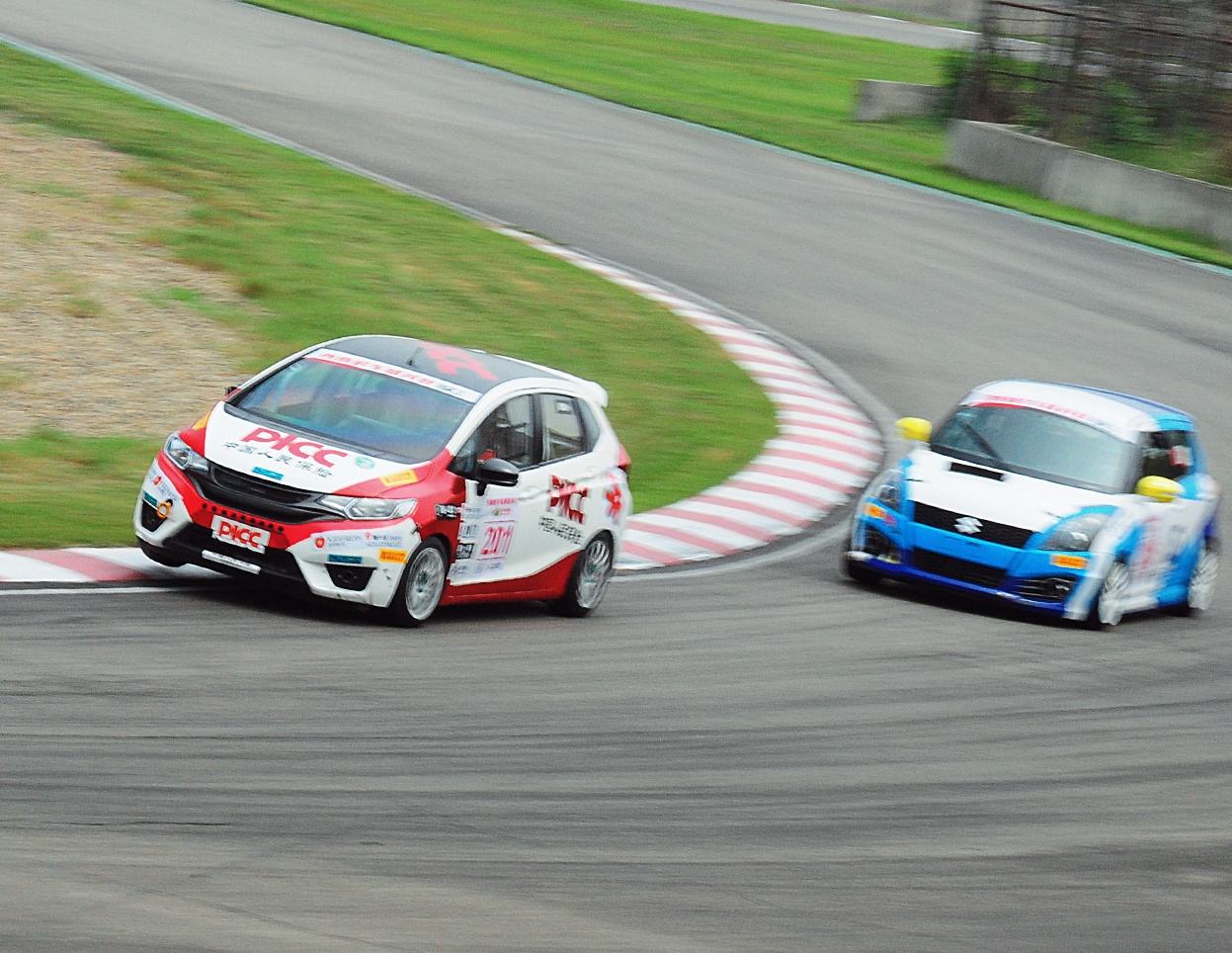 赛车女车手相亲,女赛车手相亲