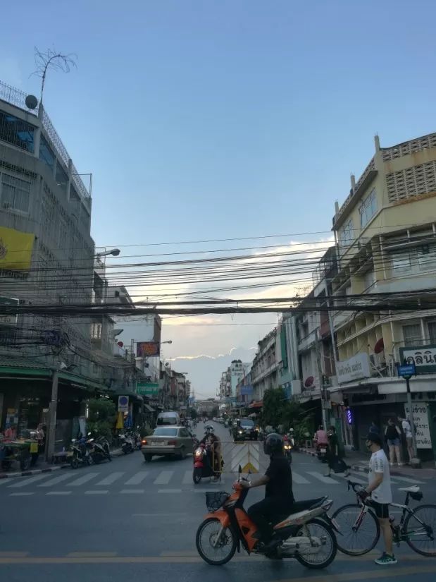 君行体验官专栏丨他在佛之国度，邂逅了一场浪漫