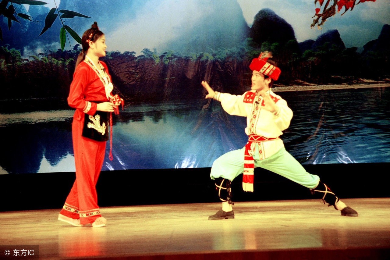 语文S版五年级下《刘三姐》同步练习，第一单元100分就靠它！