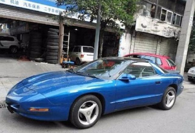 1个车牌顶1辆超跑，看见这些车牌最好绕着走，因为车主不是简单人