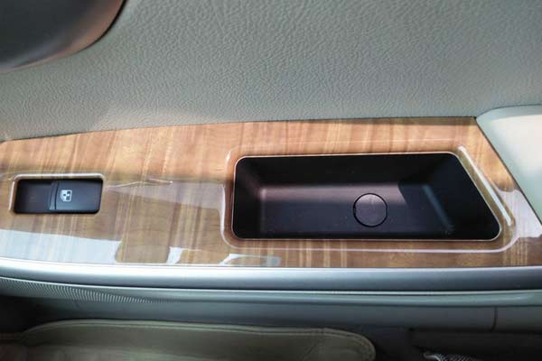 别克凯越加装车窗亮片,2015款别克凯越加装倒车雷达