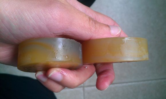 女人是水做的,玉石也会缺水快看看你戴着的女人吧!藏友必看!