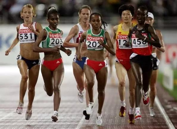 业余跑者真的需要碳板鞋吗,业余跑者要不要穿钉鞋